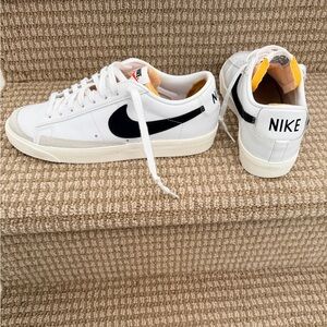 Nike Low-Top leather Sneakers